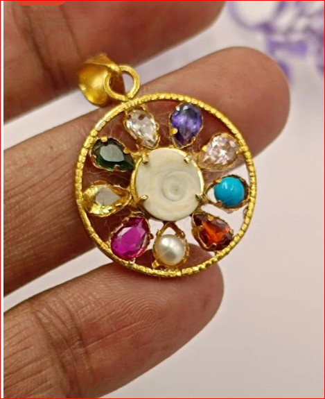 Navgrah Locket With Gomti Chakra