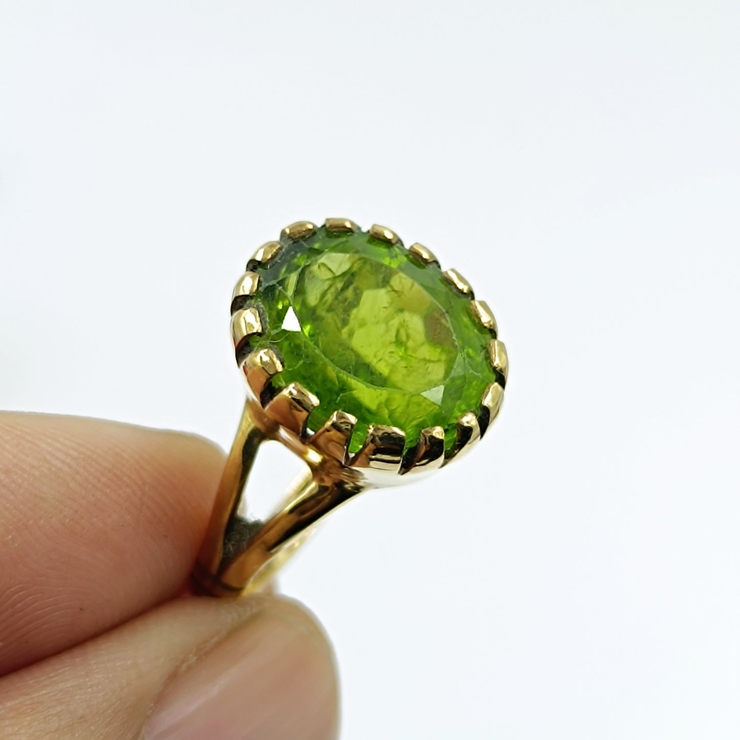 Peridot Ring & Locket (Panchdhatu Metal )