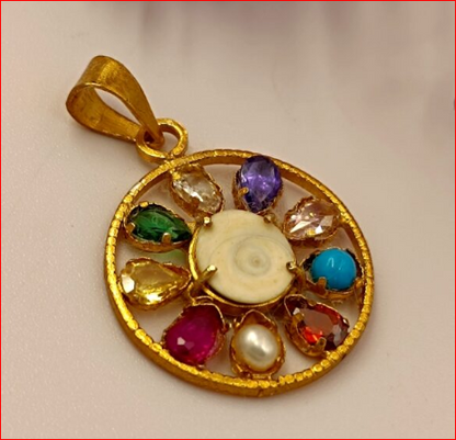 Navgrah Locket With Gomti Chakra