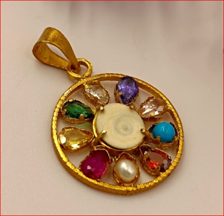 Navgrah Locket With Gomti Chakra