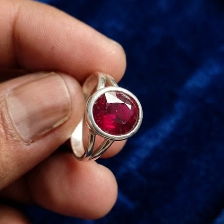 Ruby Manikya Gemstone For Sun In Silver