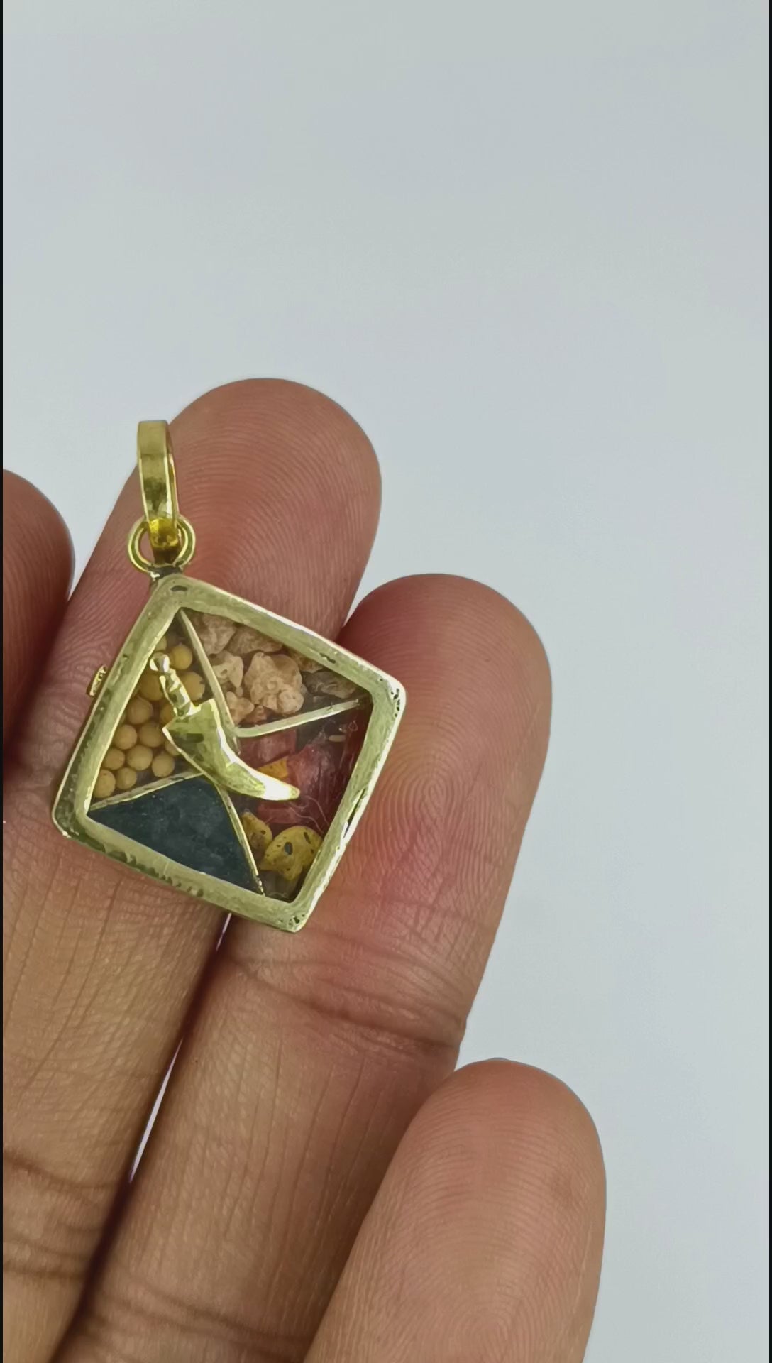 Mirchi Heeng With Power of 5 Elements - Panchdhatu Suraksha Locket