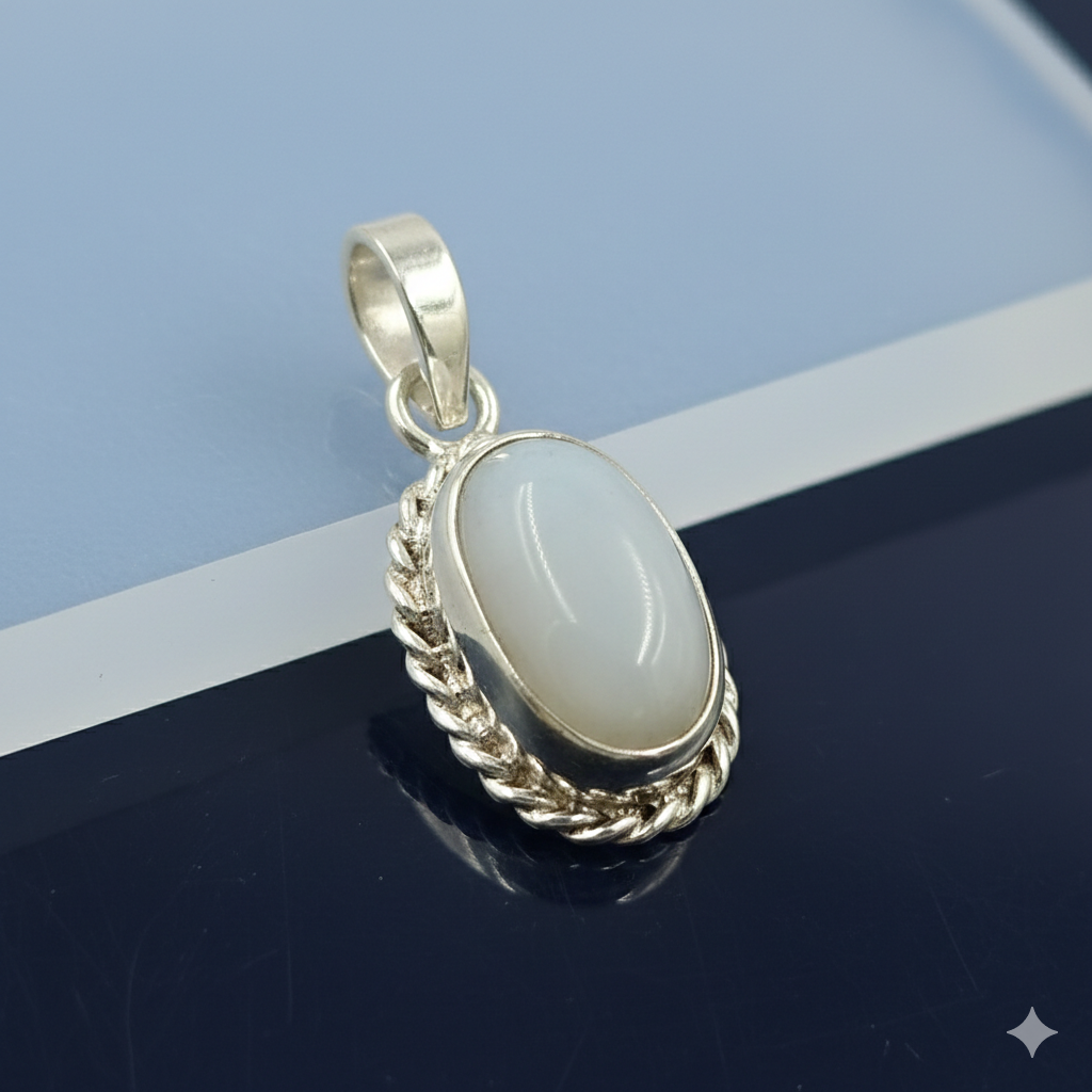Moon Stone 9 Ratti In Silver Metal, Energized