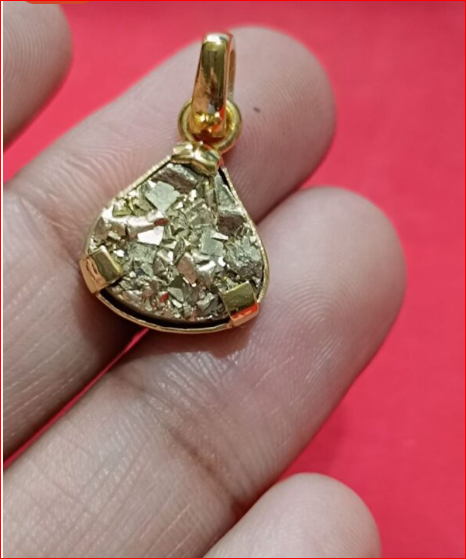 Pyrite Locket – Money Magnet